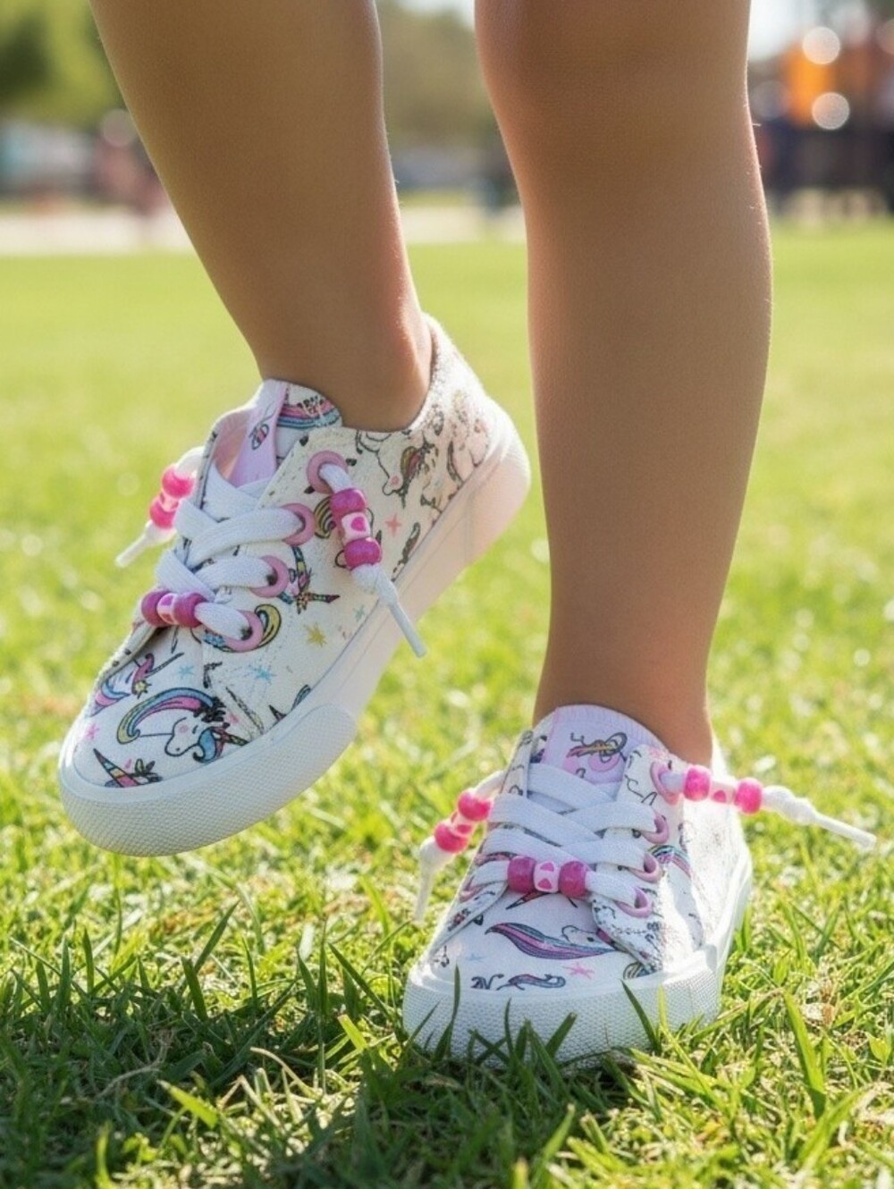 Paris Blues Girls Size 6 White Unicorn Print Converse-like Sneakers Slip On
